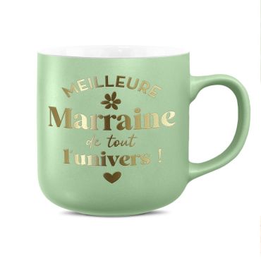 Mug en céramique vert menthe mat avec l’inscription dorée pétillante « MEILLEURE Marraine de tout l'univers ! » décorée d'une fleur et d'un petit cœur | jourdefete.com Mug en céramique vert menthe mat avec l’inscription dorée pétillante « MEILLEURE Marraine de tout l'univers ! » décorée d'une fleur et d'un petit cœur | jourdefete.com