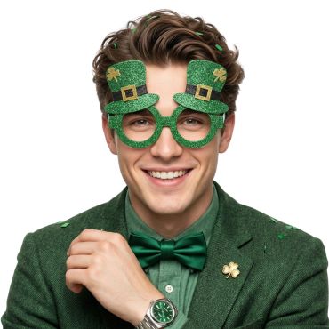 Homme portant des lunettes festives avec chapeaux de leprechaun verts pailletés pour la Saint-Patrick | jourdefete.com Homme portant des lunettes festives avec chapeaux de leprechaun verts pailletés pour la Saint-Patrick | jourdefete.com