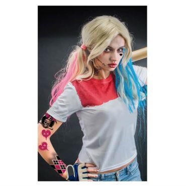Tatouez vos bras, votre cou et votre visage afin de ressembler à Harley Quinn | jourdefete.com Tatouez vos bras, votre cou et votre visage afin de ressembler à Harley Quinn | jourdefete.com