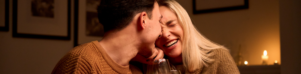 Ambiance cocooning pour une Saint Valentin pleine de tendresse. saint-valentin-sourire-amour